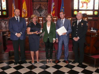 Entrega de la Cruz al Sacrificio al Guardia Civil Carlos Sáez de Tejada