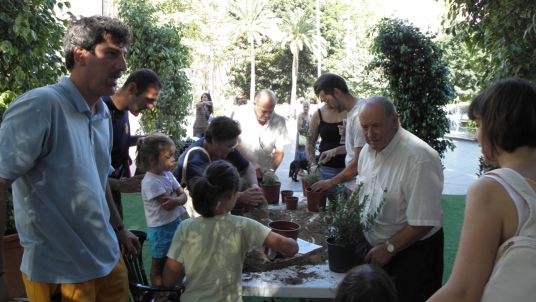 Semana de la Mobilidad. Taller de plantación i exibición 'd'enfilada'