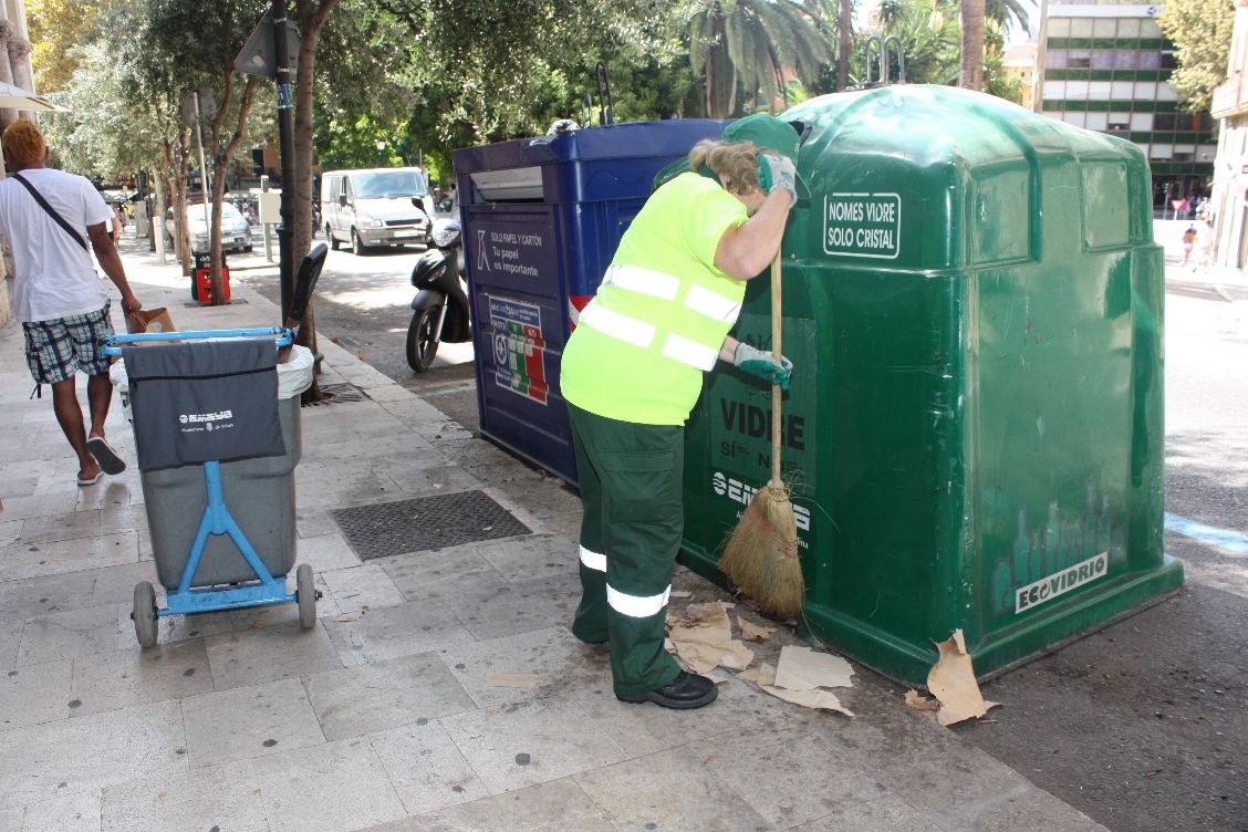 El Ajuntament de Palma refuerza el servicio de limpieza por las tardes en Ciutat