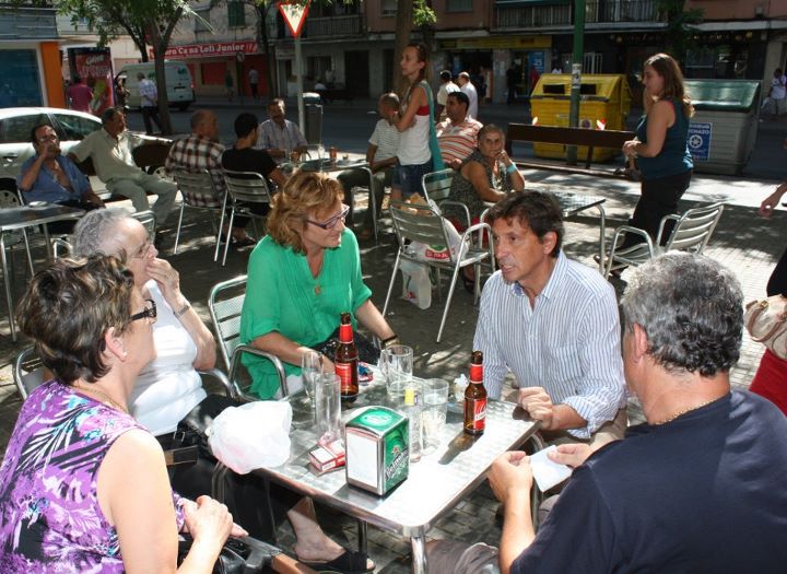 Isern anuncia un programa específic per a Son Gotleu durant una visita als veïns i comerciants de la barriada