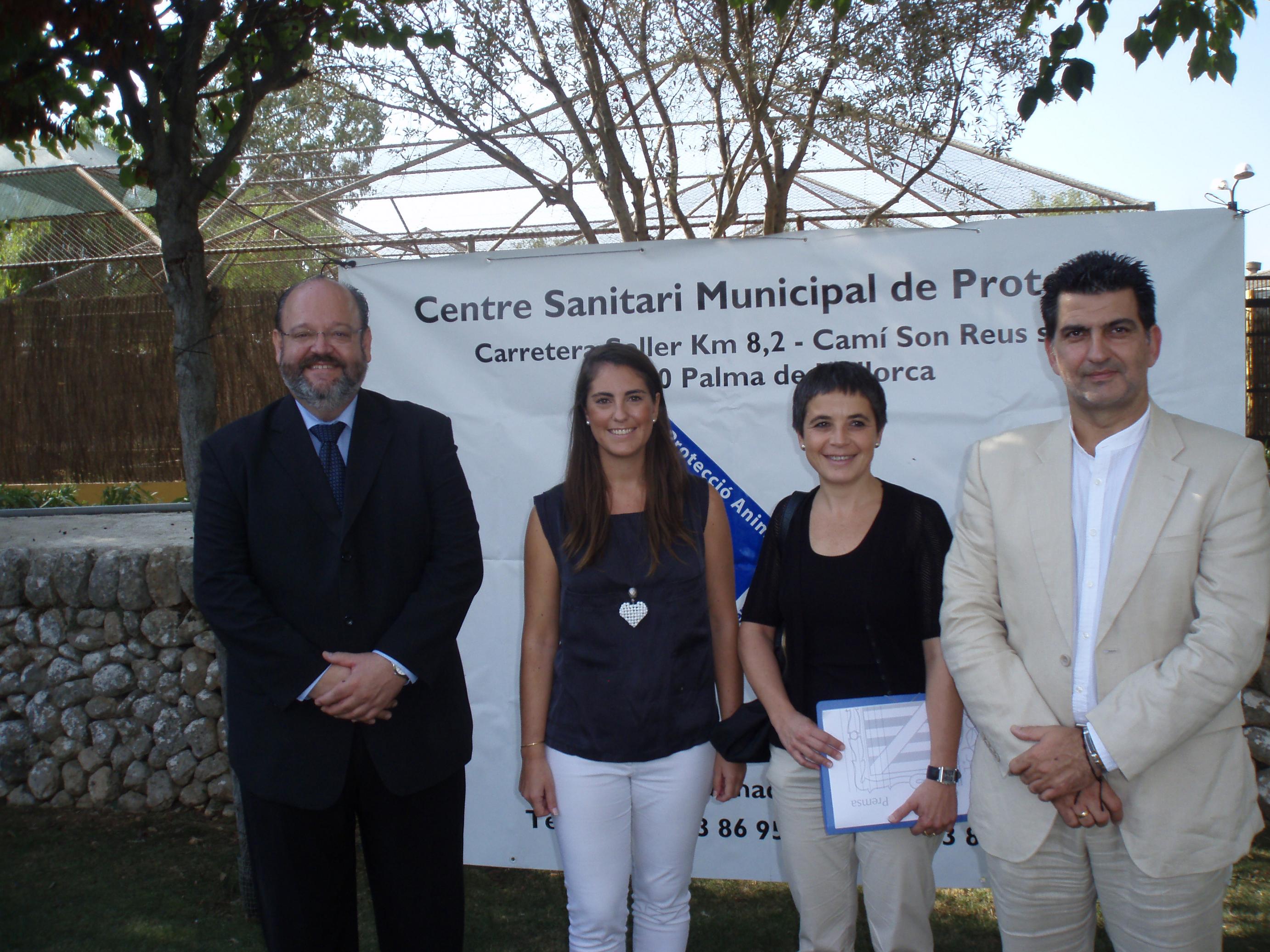 Los concejales de Sanidad y Seguridad Ciudadana asisten a la clausura del curso para policías locales sobre animales de compañía