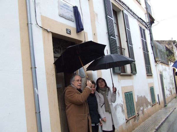 » Placa para recordar la residencia del matrimonio Cela